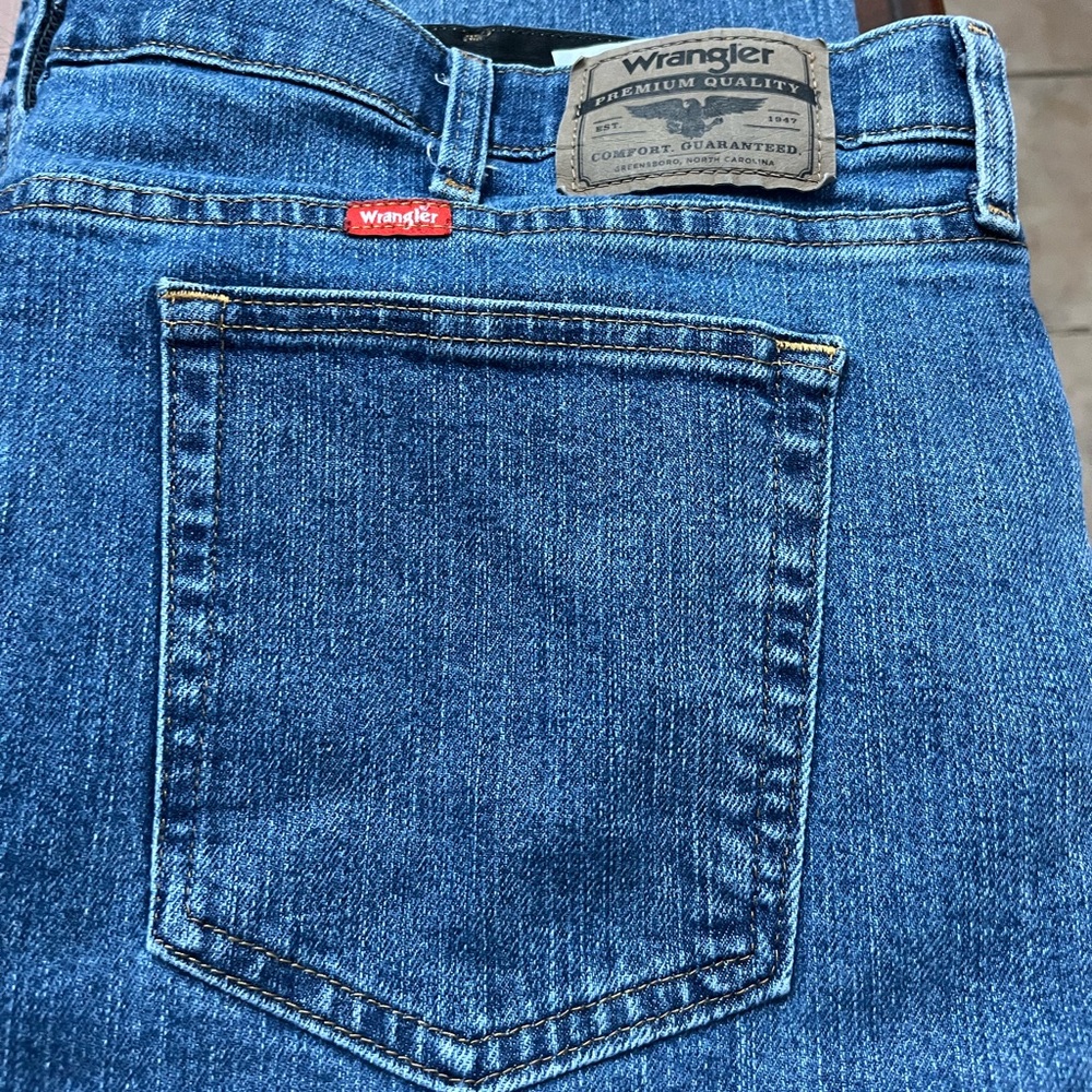 Wrangler Blue Straight Jeans Classic Denim